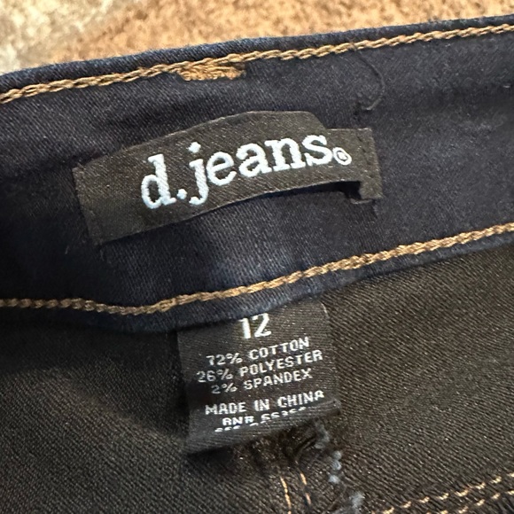 Shorts - Picture 3 of 3